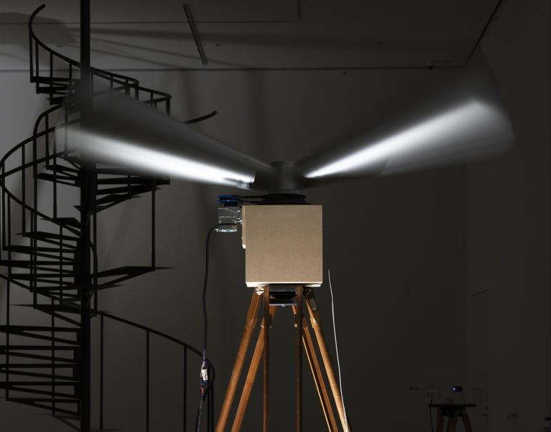 Yuko Mohri You Locked Me Up in a Grave, You Owe Me at Least the Peace of a Grave, 2018 (particolare) Veduta dell’installazione, “Assume That There is Friction and Resistance”, Towada Art Center, Aomori, Giappone, 2018 Courtesy l’artista Foto Kuniya Oyamada