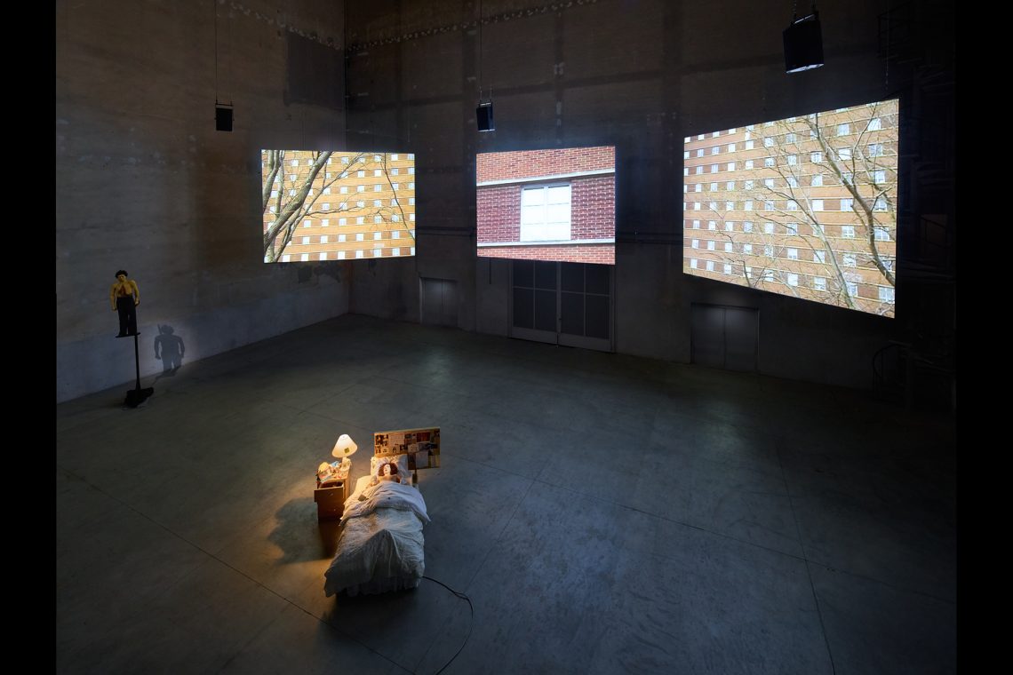 an Goldin Sisters, Saints, Sibyls, 2004-2022 Veduta dell’installazione, Pirelli HangarBicocca, Milano, 2025 © Nan Goldin Courtesy l’artista, Kramlich Collection e Pirelli HangarBicocca, Milano Foto Agostino Osio