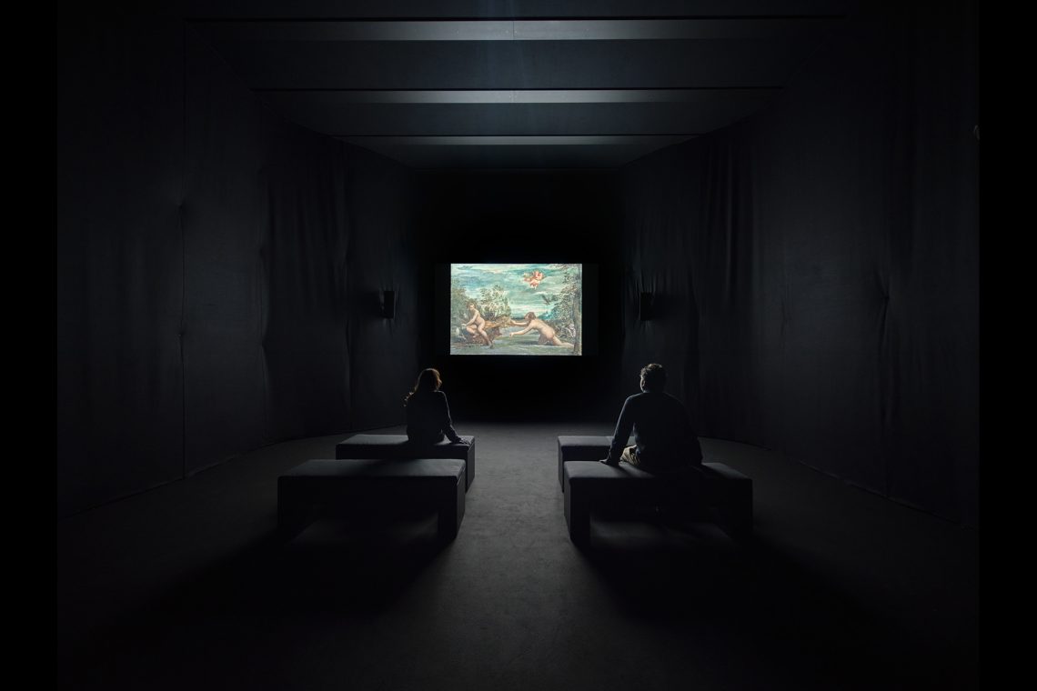 an Goldin Stendhal Syndrome, 2024 Veduta dell’installazione, Pirelli HangarBicocca, Milano, 2025 © Nan Goldin Courtesy l’artista, Gagosian, e Pirelli HangarBicocca, Milano Foto Agostino Osio