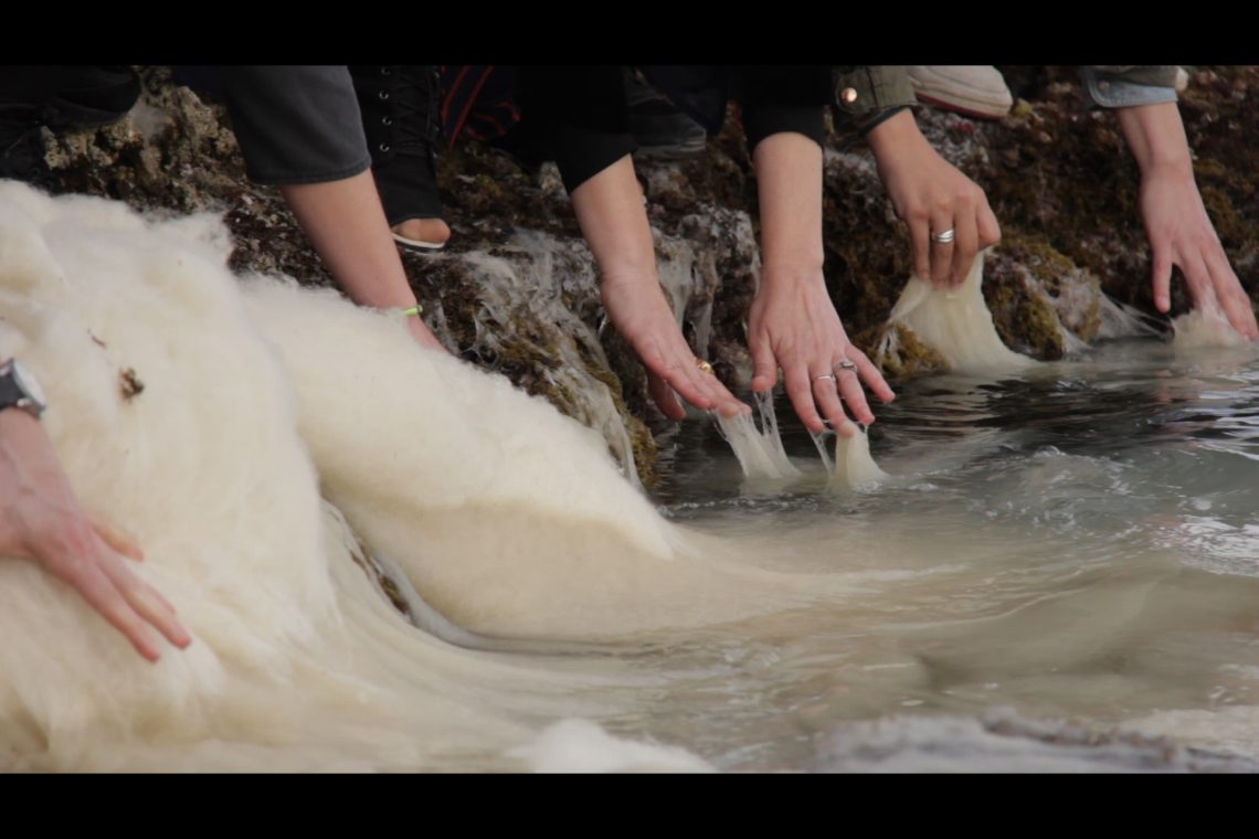 Cecilia Vicuña Beach Ritual (near Athens), 2017 Ritual performance, documenta 14, Athens, 2014 Courtesy the artist and Lehmann Maupin, New York, Seoul, and London © 2025 Cecilia Vicuña / SIAE Photo Christian Chierego