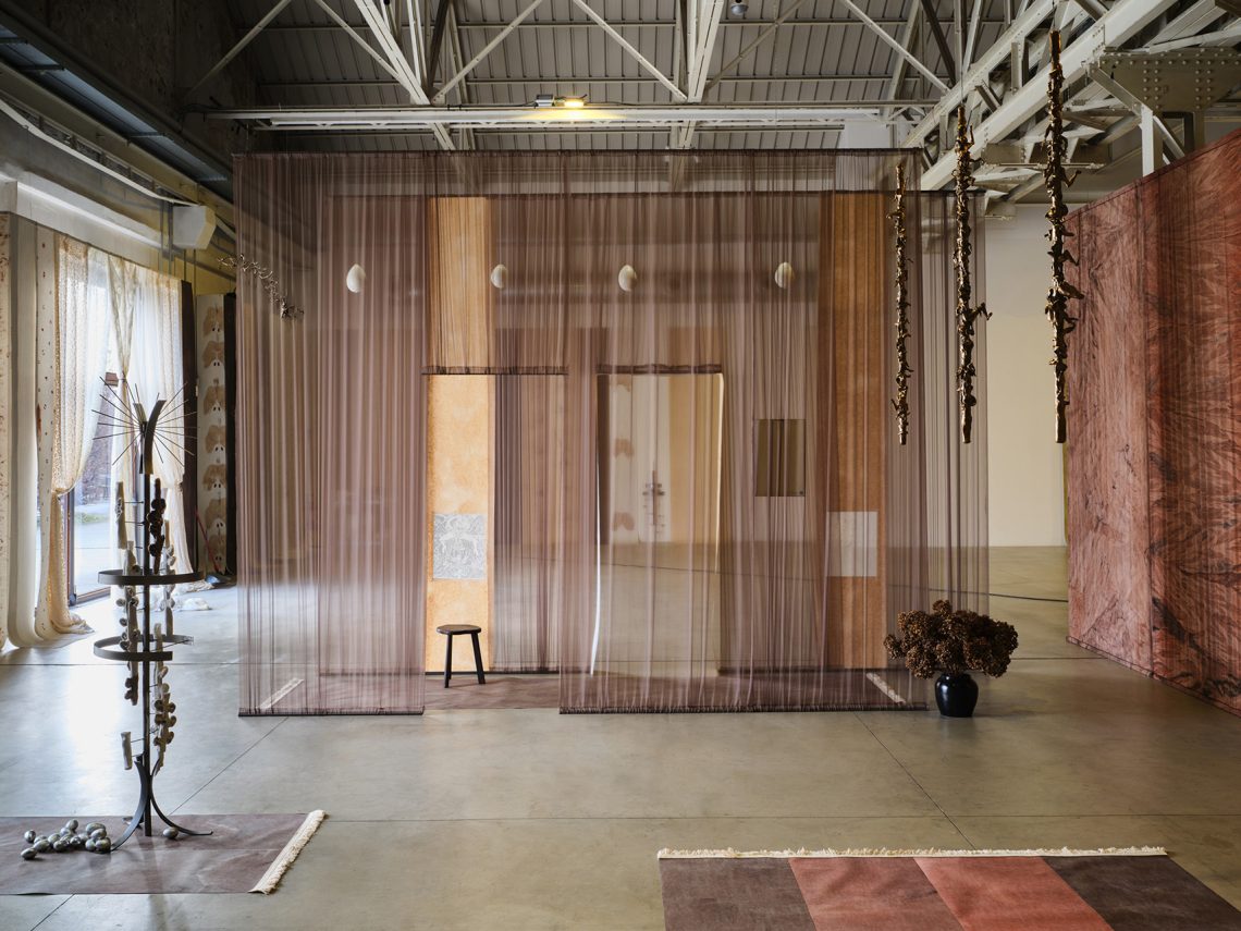 Benni Bosetto “Rebecca” Veduta della mostra, Pirelli HangarBicocca, Milano, 2026 Courtesy l’artista e Pirelli HangarBicocca, Milano Foto Agostino Osio