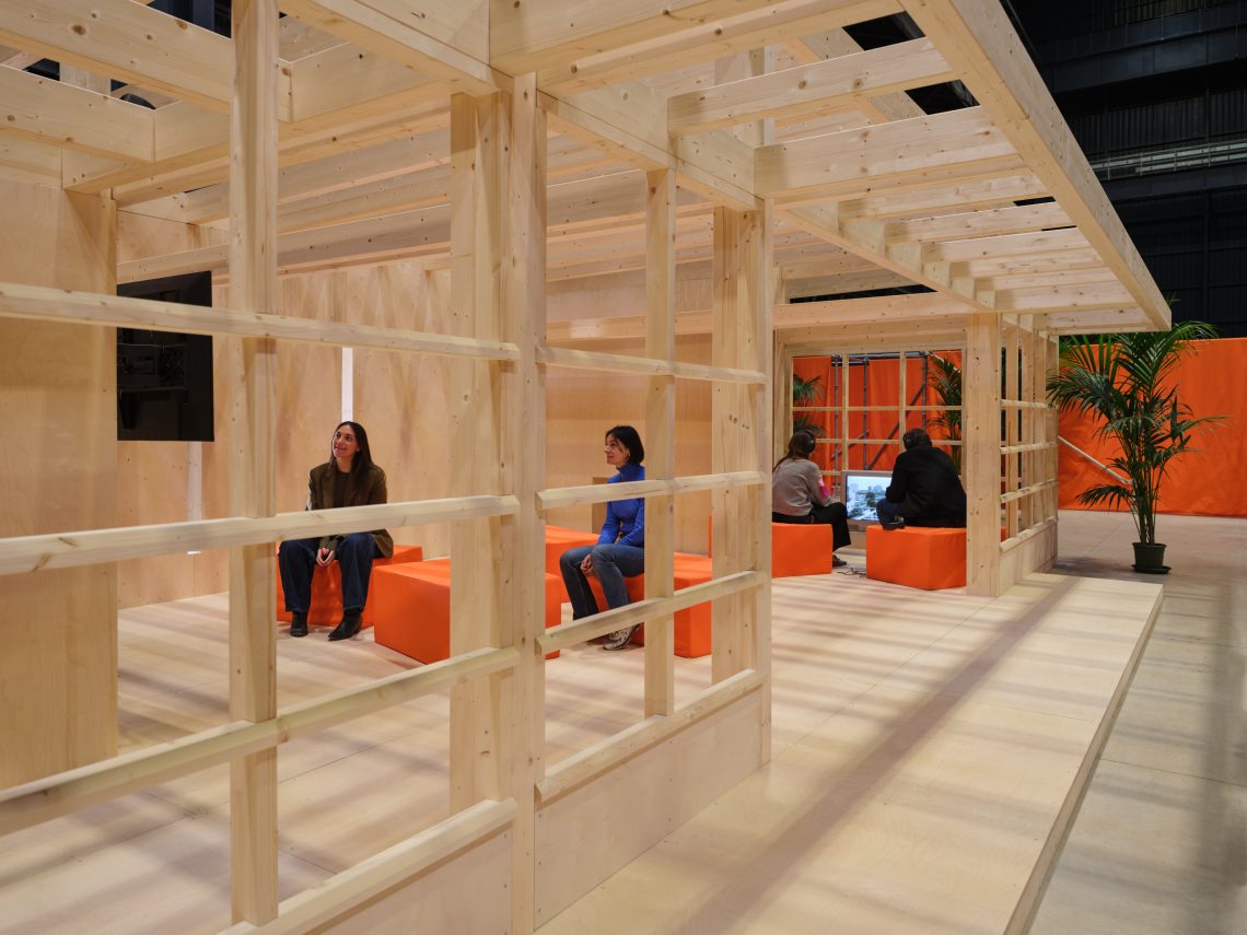 Rirkrit Tiravanija untitled 2002 (he promised), 2026Veduta dell’installazione, Pirelli HangarBicocca, Milano, 2026 Copia espositiva da untitled 2002 (he promised), 2002, Solomon R. Guggenheim Museum, New York Courtesy l’artista e Pirelli HangarBicocca, Milano Foto Agostino Osio