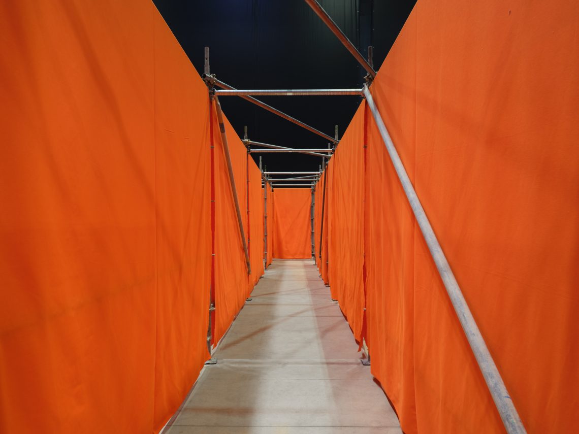 Rirkrit Tiravanija “The House That Jack Built” Veduta della mostra, Pirelli HangarBicocca, Milano, 2026 Courtesy l’artista e Pirelli HangarBicocca, Milano Foto Agostino Osio