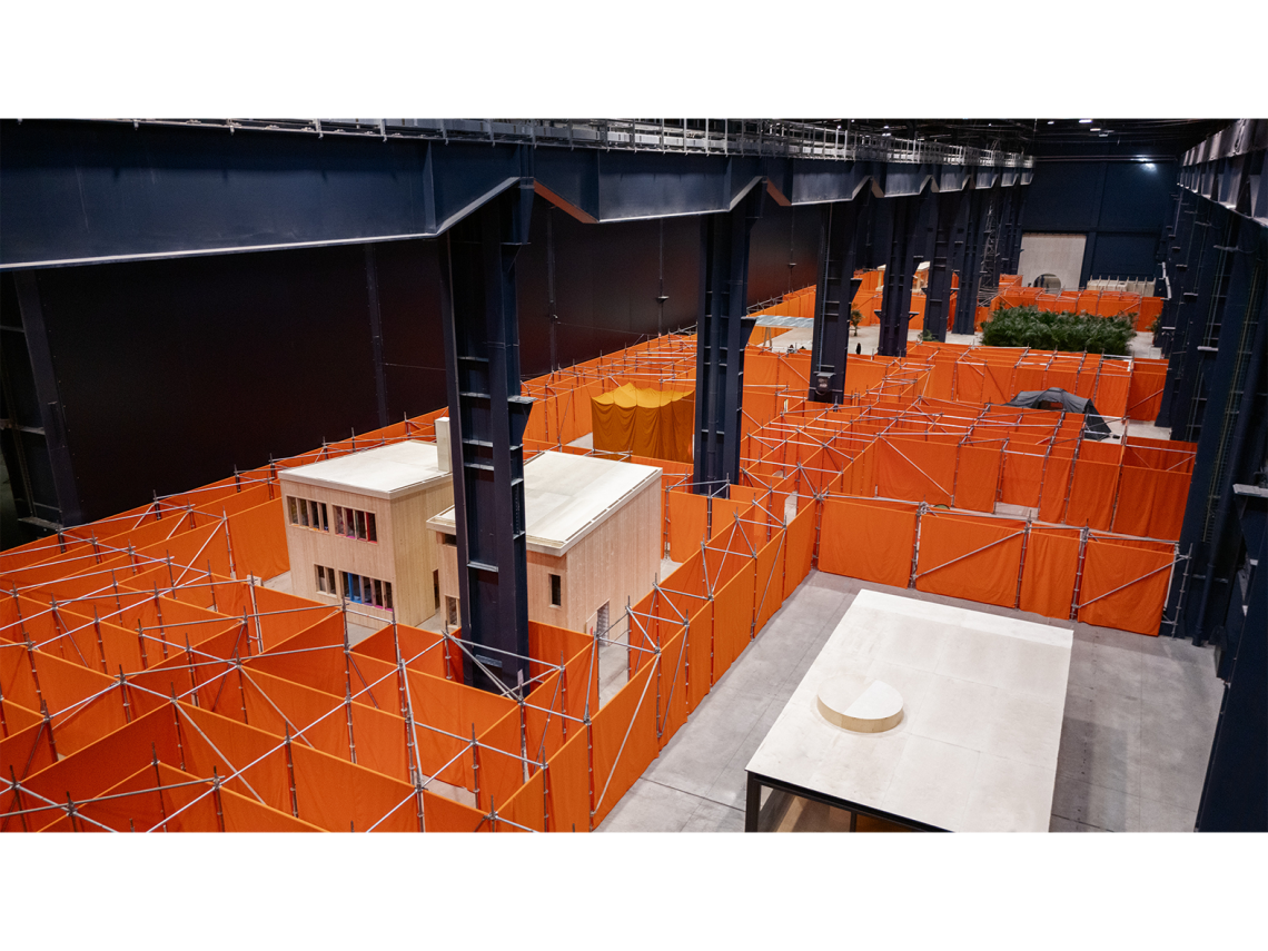 Rirkrit Tiravanija “The House That Jack Built” Veduta della mostra, Pirelli HangarBicocca, Milano, 2026 Courtesy l’artista e Pirelli HangarBicocca, Milano Foto Agostino Osio