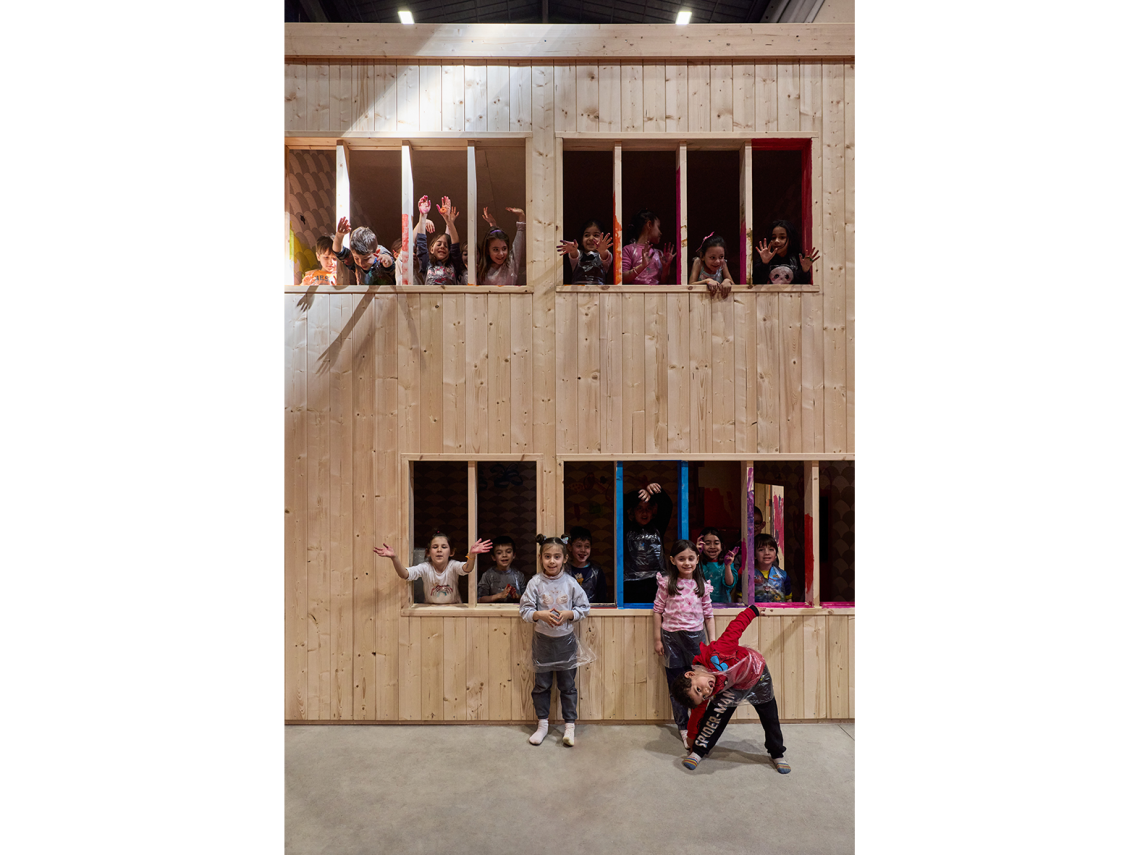 Rirkrit Tiravanija untitled 2026 (half-scale single family home no. 47, with interior decoration by children of scuola bambini bicocca and “ABC del quartiere,” ages 4 to 6), 2026 Veduta dell’installazione, Pirelli HangarBicocca, Milano, 2026 Copia espositiva da untitled 1995 (half-scale single family home no. 47, with interior decoration by children of the storken day care center, ages 5 to 7), 1995, Louisiana Museum of Modern Art, Humlebæk, Denmark Courtesy l’artista e Pirelli HangarBicocca, Milano Foto Agostino Osio