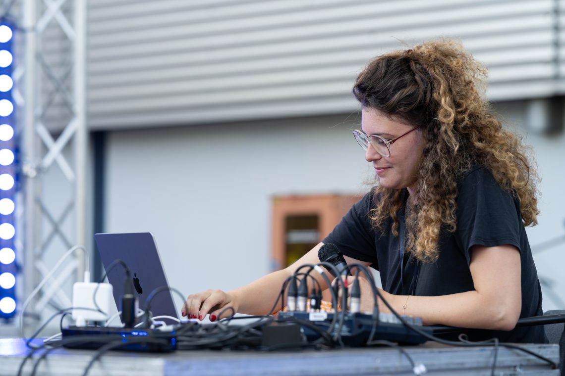 Milano Re-Mapped Summer Festival 2026. Nomadic creatures Canale MILVA (aka Giada Olivotto & Camilla Paolino) Cover A cura di La Rada Con la collaborazione di Istituto Svizzero Courtesy gli artisti e Pirelli HangarBicocca, Milano 2026 Foto Lorenzo Palmieri
