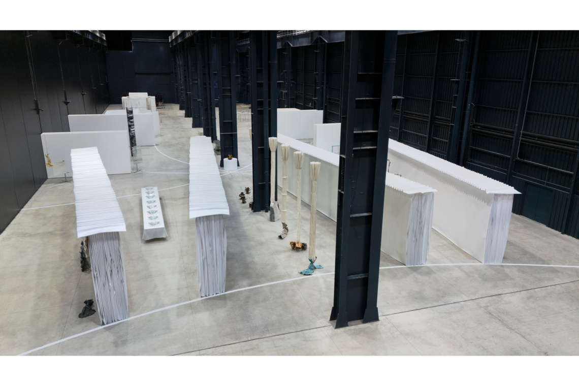Luciano Fabro “Abitare lo spazio” Veduta della mostra, Pirelli HangarBicocca, Milano, 2026 Courtesy Pirelli HangarBicocca, Milano Foto Agostino Osio